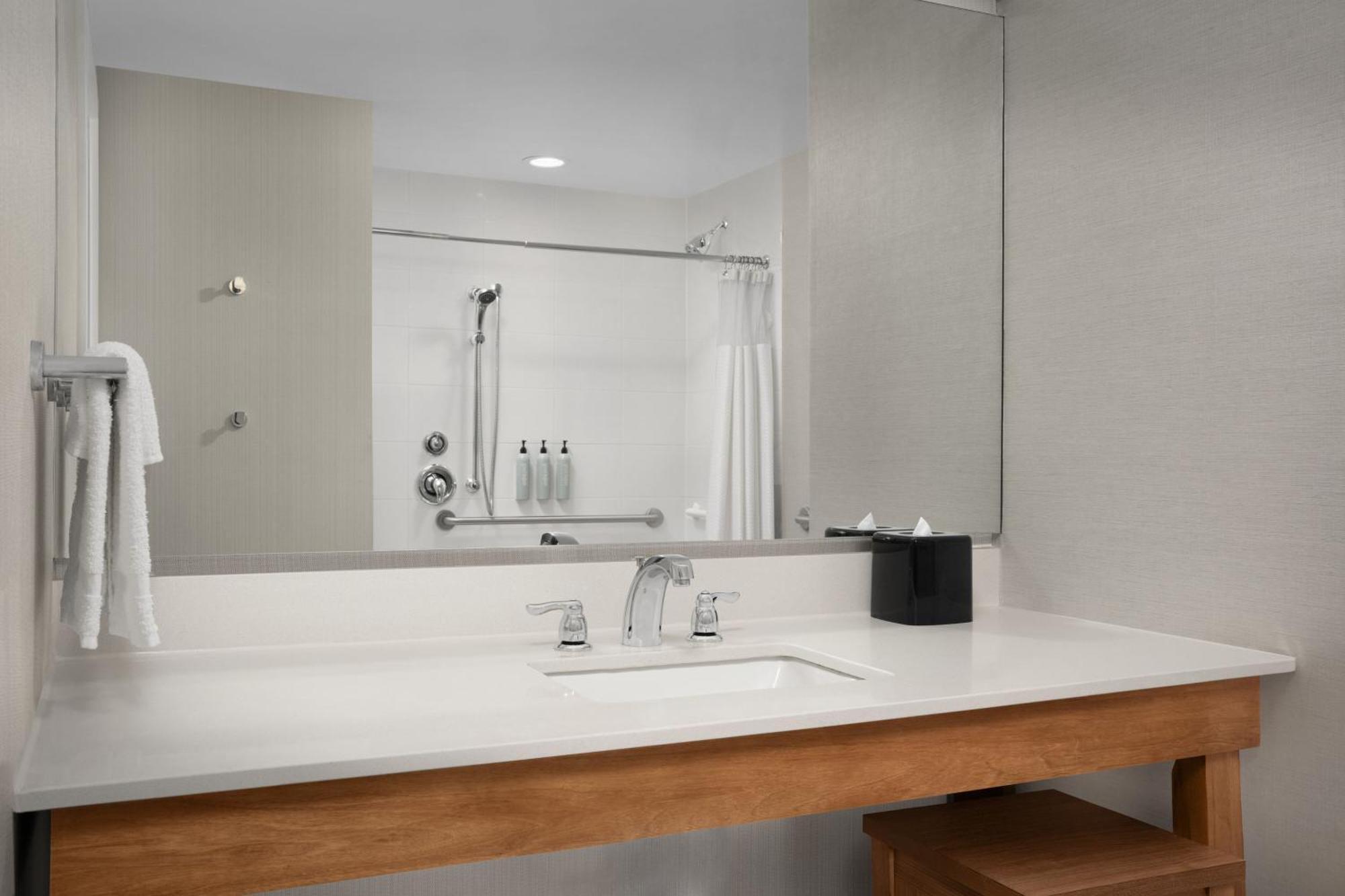Hotel Courtyard By Marriott Philadelphia Bensalem Esterno foto